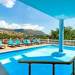 Apartamento 4 - 2 Bedrooms, Goro - Pool, Parking And Himarë