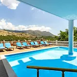 4 - 2 Bedrooms, Goro - Pool, Parking And Apartamento *