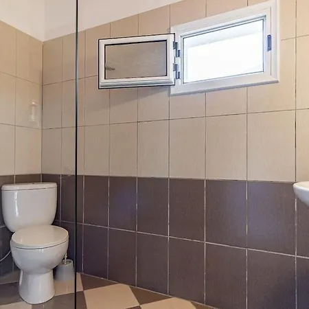 4 - 2 Bedrooms, Goro - Pool, Parking And Apartment