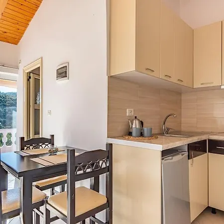 Apartment 4 - 2 Bedrooms, Goro - Pool, Parking And Himare