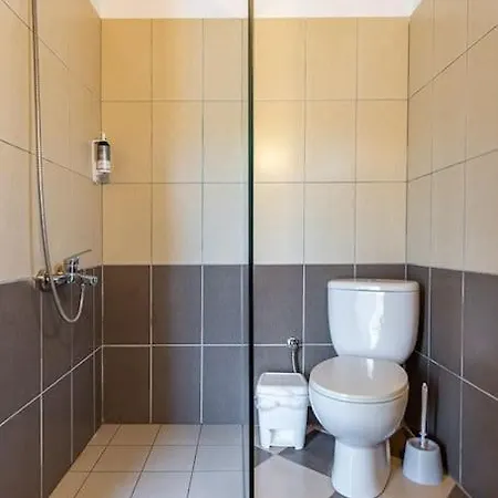 4 - 2 Bedrooms, Goro - Pool, Parking And Himare