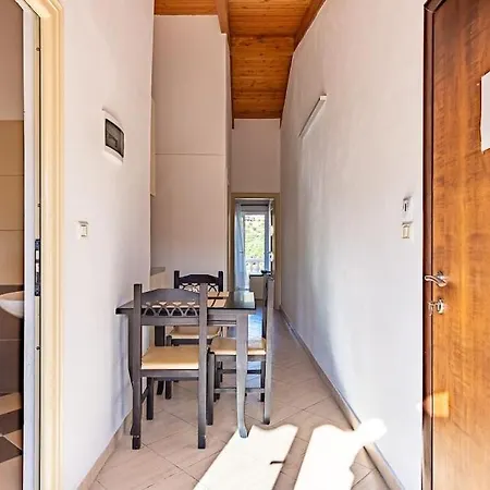 4 - 2 Bedrooms, Goro - Pool, Parking And Himare