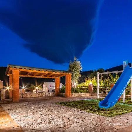 Appartement 4 - 2 Bedrooms, Goro - Pool, Parking And