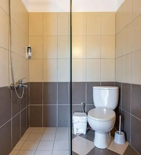 4 - 2 Bedrooms, Goro - Pool, Parking And Himarë