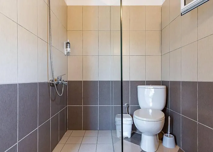 4 - 2 Bedrooms, Goro - Pool, Parking And Daire Himarë