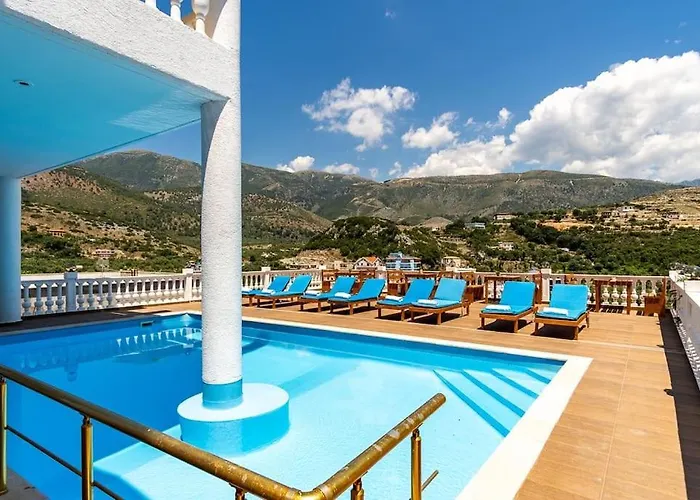 4 - 2 Bedrooms, Goro - Pool, Parking And