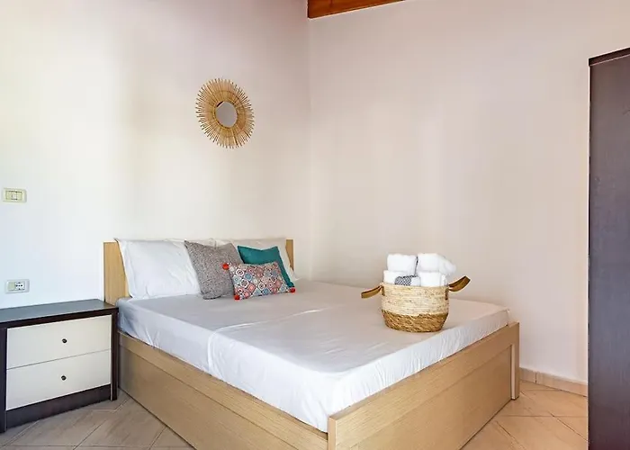 Daire 4 - 2 Bedrooms, Goro - Pool, Parking And