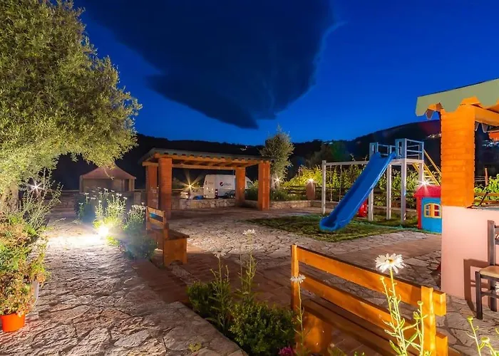 4 - 2 Bedrooms, Goro - Pool, Parking And Himarë