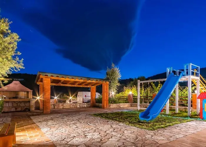 Daire 4 - 2 Bedrooms, Goro - Pool, Parking And